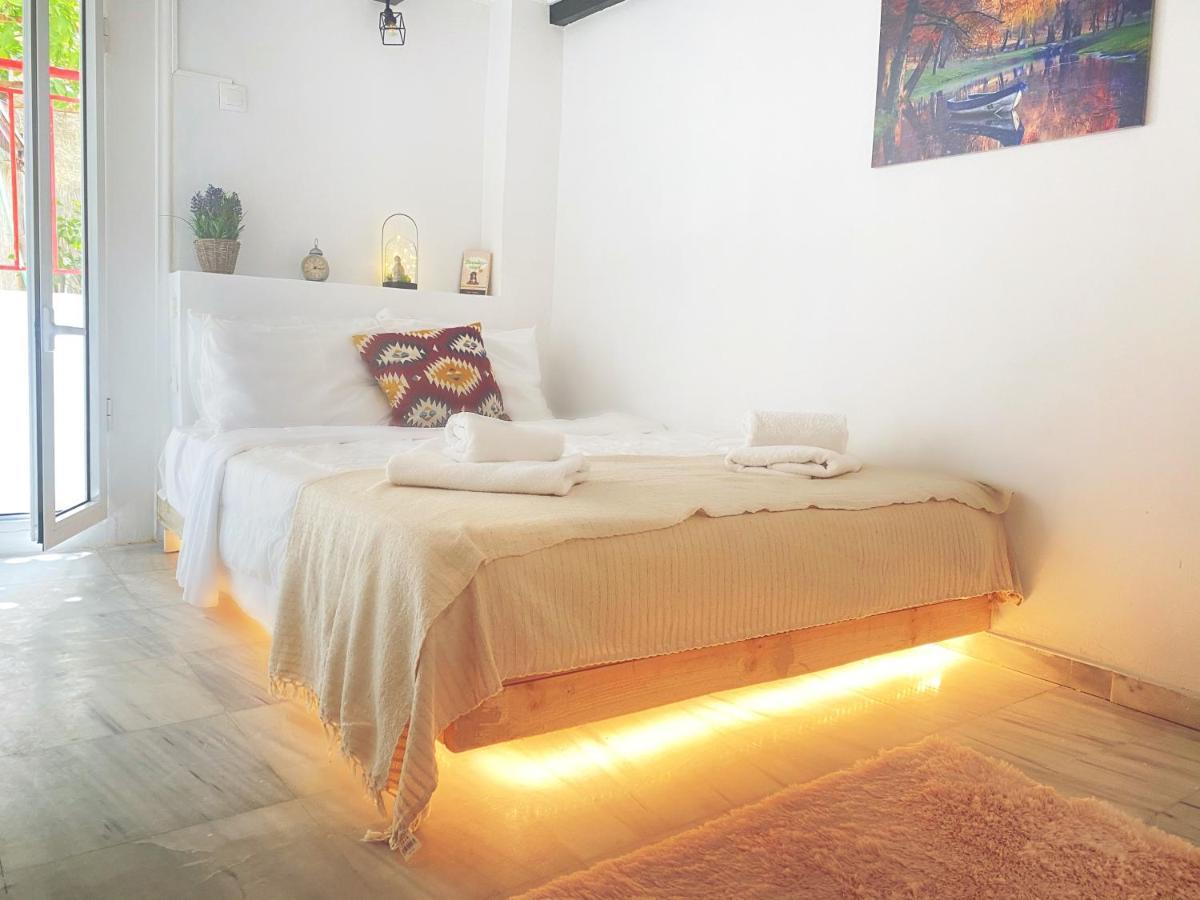 Thisio Loft *